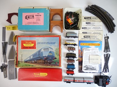 Lot 556 - OO SCALE MODEL RAILWAYS: A collection of...