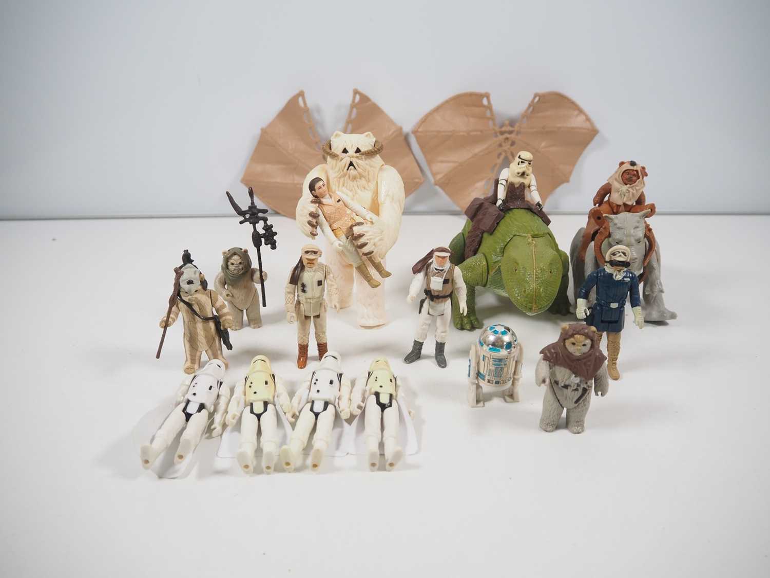 Lot 196 - STAR WARS: Hoth Wampa, Tauntaun 1979 with open...
