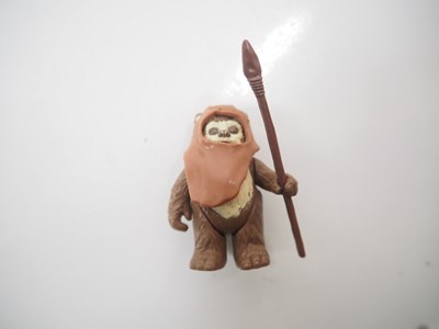 Lot 199 - STAR WARS: A collection of 3 3/4" Return of...