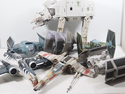 Lot 218 - STAR WARS: A selection of loose Hasbro Star...