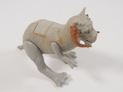 Lot 227 - STAR WARS: An Empire Strikes Back Tauntaun by...