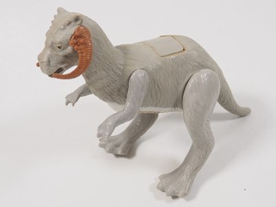 Lot 227 - STAR WARS: An Empire Strikes Back Tauntaun by...