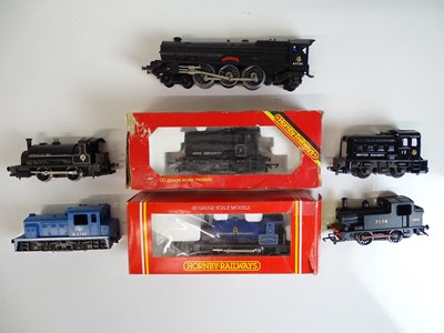 Lot 562 - OO SCALE MODEL RAILWAYS: A group of diesel and...