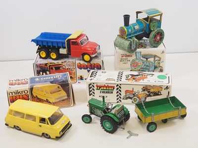 Lot 285 - A group of Czech made tinplate and plastic...