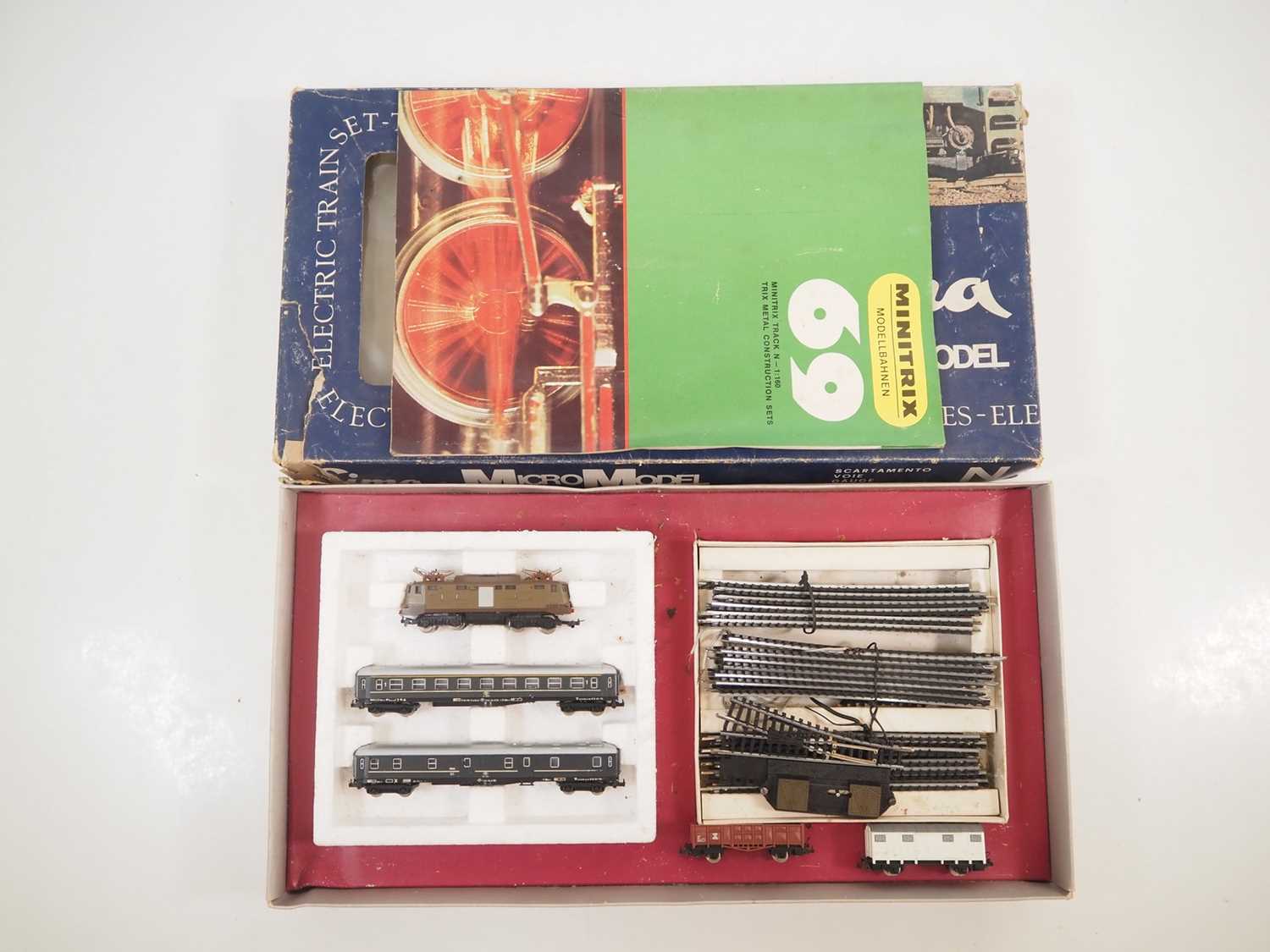 Lot 300 - A LIMA vintage N gauge Italian outline...