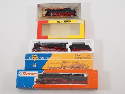 Lot 307 - A group of HO gauge German outline steam...