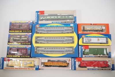 Lot 309 - A group of HO gauge American outline rolling...