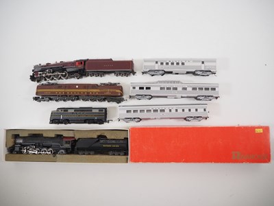 Lot 310 - A group of boxed and unboxed HO gauge American...