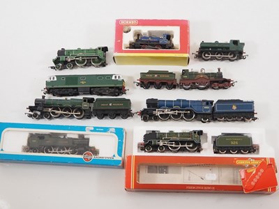 Lot 341 - A group of boxed and unboxed OO gauge steam...