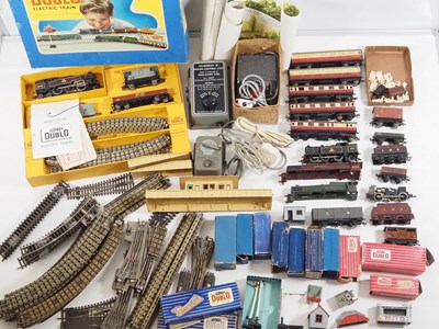 Lot 350 - A mixed crate of mostly HORNBY DUBLO 3-rail OO...