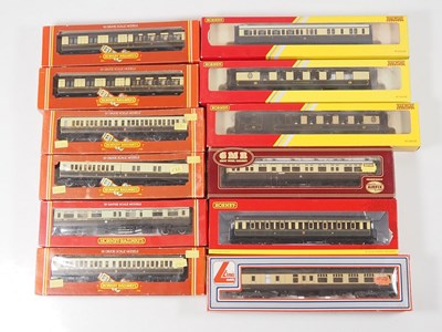 Lot 355 - A group of OO gauge passenger coaches, mostly...