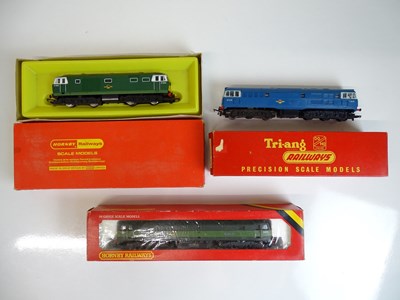 Lot 577 - OO SCALE MODEL RAILWAYS: A group of diesel...