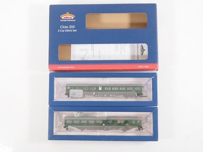 Lot 399 - A BACHMANN / KERNOW MODEL CENTRE 31-236Z OO...