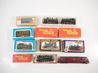 Lot 436 - A mixed group of OO gauge small steam and...