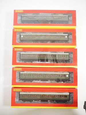 Lot 447 - A group of HORNBY OO gauge Maunsell passenger...