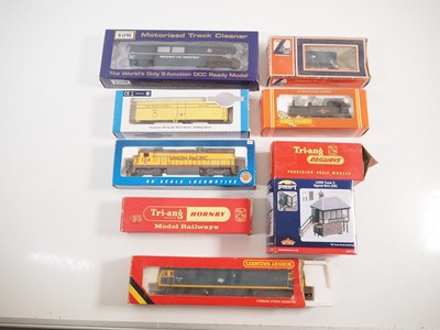 Lot 451 - A mixed group of OO and HO gauge locos,...