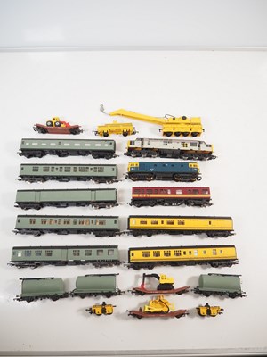 Lot 455 - A mixed group of OO gauge unboxed rolling...