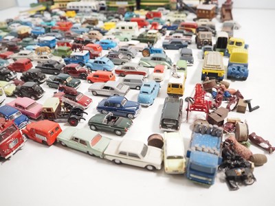 Lot 457 - A large quantity of mostly unboxed 1:76 scale...