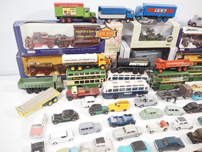 Lot 457 - A large quantity of mostly unboxed 1:76 scale...