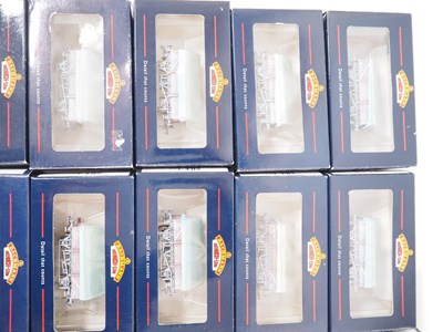 Lot 463 - A large group of BACHMANN OO gauge 5-plank...