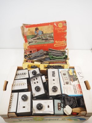 Lot 484 - A large quantity of vintage model railway...