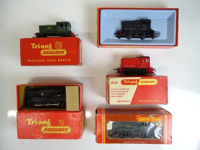 Lot 586 - OO SCALE MODEL RAILWAYS: A group of small...
