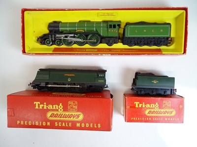 Lot 593 - OO SCALE MODEL RAILWAYS: A pair of TRI-ANG /...
