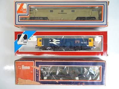 Lot 595 - OO SCALE MODEL RAILWAYS: A group of diesel...