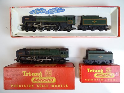 Lot 596 - OO SCALE MODEL RAILWAYS: A pair of TRI-ANG /...