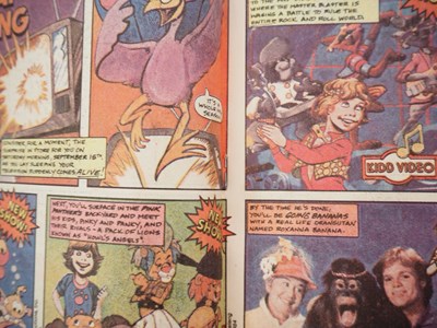 Lot 21 - MARVEL SUPER HEROES SECRET WARS #1, 2, 3, 4, 5,...