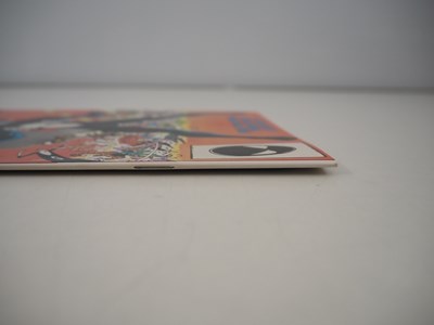 Lot 21 - MARVEL SUPER HEROES SECRET WARS #1, 2, 3, 4, 5,...
