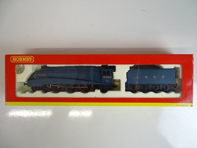 Lot 606 - OO SCALE MODEL RAILWAYS: A HORNBY R2059 Class...