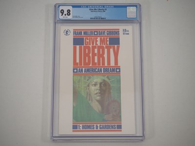 Lot 224 - GIVE ME LIBERTY #1 (1990 - DARK HORSE) -...