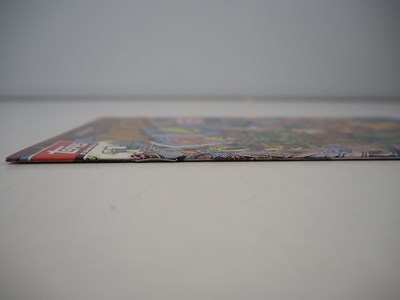 Lot 227 - MARS ATTACKS #1 GOLD FOIL EDITION (1994 -...
