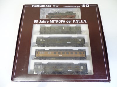 Lot 61 - HO SCALE MODEL RAILWAYS: A FLEISCHMANN 1913...