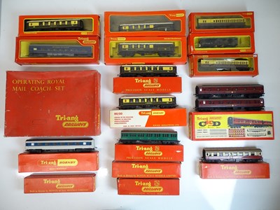 Lot 620 - OO SCALE MODEL RAILWAYS: A group of mixed...
