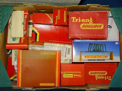 Lot 625 - OO SCALE MODEL RAILWAYS: A crate containing a...