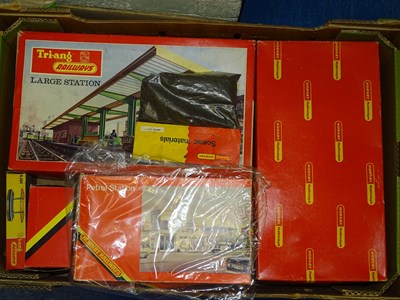 Lot 626 - OO SCALE MODEL RAILWAYS: A crate containing a...