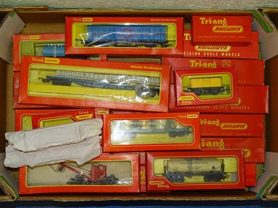 Lot 633 - OO SCALE MODEL RAILWAYS: A crate containing a...