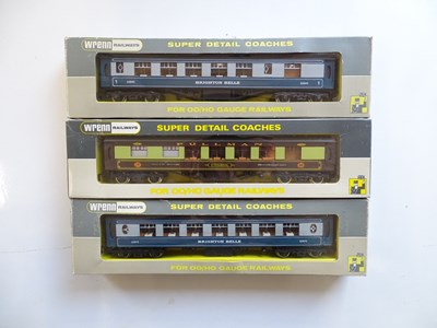 Lot 216 - A group of WRENN Pullman coaches in mixed...