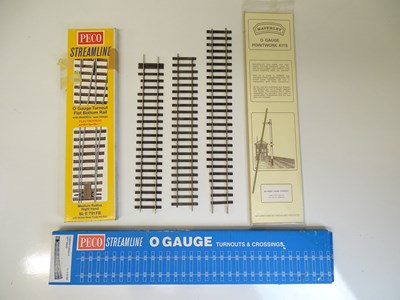 Lot 655 - O SCALE MODEL RAILWAYS: A small quantity of O...