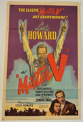 Lot 101 - A small group of war film posters comprising:...