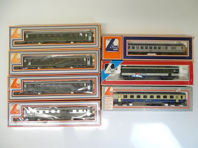 Lot 71 - HO SCALE MODEL RAILWAYS: A group of mainly...