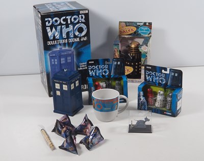 Lot 142 - A selection of DOCTOR WHO vintage toys and...