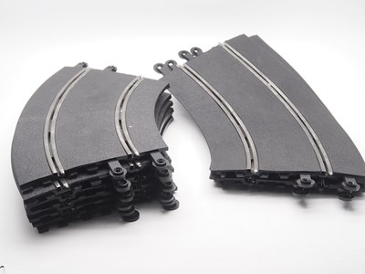 Lot 150 - A SCALEXTRIC 400 vintage slot racing set in...