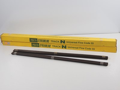 Lot 198 - A quantity of N gauge track comprising two...