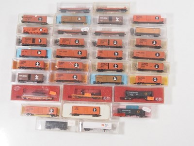 Lot 199 - A mixed group of American Outline N gauge...