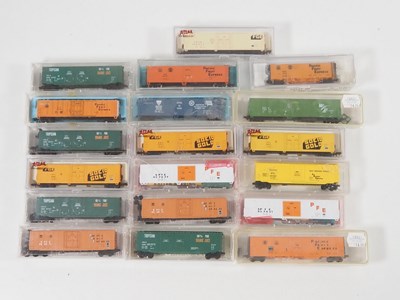 Lot 201 - A group of American Outline N gauge fruit...