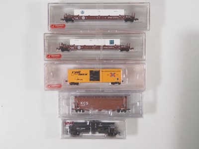 Lot 202 - A group of American Outline N gauge freight...