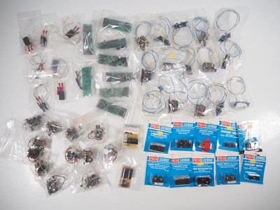 Lot 206 - A quantity of multi scale point motors and...